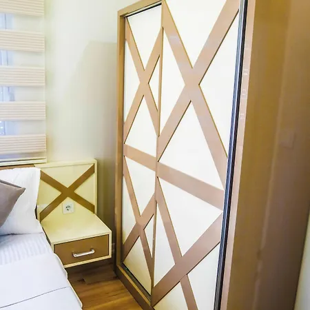 Ale Aparthotel 3*